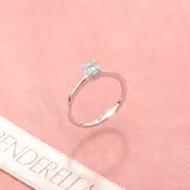 Verenicki prsten sa emerald cut dijamantima