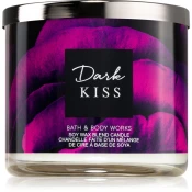 Bath & Body Works Dark Kiss dišeča sveča 411 g