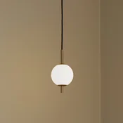 UMAGE LED viseča svetilka Audrey, barva medenine, 1-svetilna O 12 cm - Dnevna soba/jedilnica - Dizajn - medenina, opal - Kovina