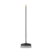 Fiskars Solid Srednje grablje za listje M