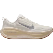 Nike Tekaški copati Vomero Plus