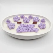 Sveča Happy Birthday - Bela / Vijolična / Češnja in Mandlji KP40298