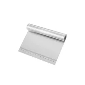 Eva Strgalo in rezalnik za testo z merilnim trakom 15x11cm / inox