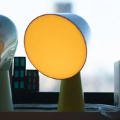 Foscarini Binic dizajnerska namizna svetilka, rumena - Dnevna soba/jedilnica - Plastika