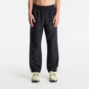 Hlače New Balance Trackside Woven Pant Black/ Slate Grey L