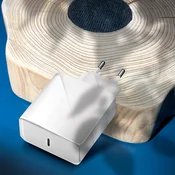 Stenski polnilnik z vhodom USB-C 3A 45W PD Quick charge 4.0