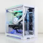 PCX R7 9800X3D 5080 045172 računalo