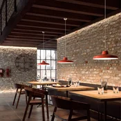 Linea Light Miguel LED viseča svetilka, rdeča, aluminij, 2.700 K - Kuhinja