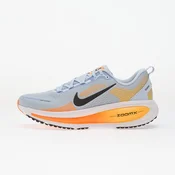 Nike Tekaški copati Vomero 18
