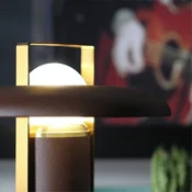 Linea Light LED namizna svetilka za kampiranje z možnostjo polnjenja, temno rjava, - Dnevna soba/jedilnica - Dizajn - Aluminij
