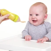 Netscroll Silikonska steklenička z žličko za dojenčke, enostavno hranjenje brez packanja, 120 ml, SoftSpoon