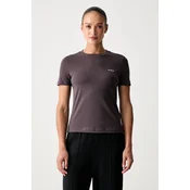 Guess Majica V6RI07 J1314 Temno rjava Regular Fit