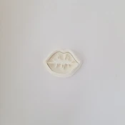 KREATIVNI SLATKIŠI Modla za kolace i ukrase Usne, 10 cm, Bela
