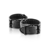 Tentation leather cuffs