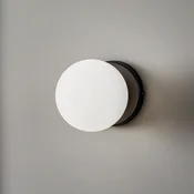 EMIBIG LIGHTING Stenna svetilka Kiba, črna/zlata, senčnik iz steklene krogle - Dnevna soba/jedilnica - Sodobni - črna, zlata, bela opal - Steklo