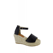 Sandali s polno peto in platformo