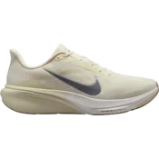 Nike Tekaški copati Pegasus 42
