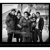 Alexander von Reiswitz: Catching Strangers. The Family Constellation Project - Inszenierte Porträts & Geschichten über Familie,