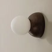 Globen Lighting stenska svetilka Torrano, rjava, O 13 cm, IP44 - Dnevna soba/jedilnica - Dizajn - rjava, opalno bela - Les