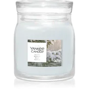 Yankee Candle Snow Kissed Pine dišeča sveča 368 g