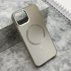Maska COLOR METAL MagSafe za iPhone 15/ srebrna