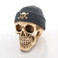 Hranilnik Lobanja s Piratsko Kapo
