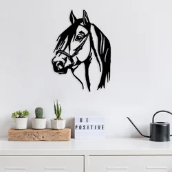 Metalna zidna dekoracija sa konjem 40x55 cm crna