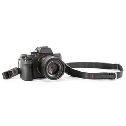 Peak Design Leash crni kaiš sa konektorima
