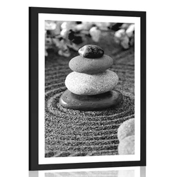 Plakat s paspartujem piramida Zen kamnov v črnobeli varianti - 20x30 no frame