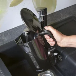 Clatronic WK 3835 kuhinjski kuhalnik vode, 1.7 L, 2200 W, črna
