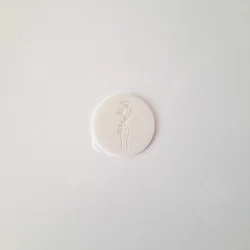 KREATIVNI SLATKIŠI Modla za kolače i ukrase Cveće u ruci, Leva, 10 cm, Bela