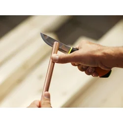FISKARS Nož sa oštračem 1023619