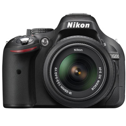 NIKON D-SLR fotoaparat D5200 + objektiv 18-55VR ČRN