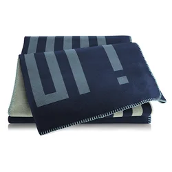 Joop! DEKORATIVNA ODEJA JOOP! FS 2026 150/200 cm temno modra, pastelno modra