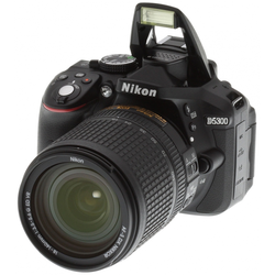 NIKON D-SLR fotoaparat D7200 + 18-140VR + Fatbox + Lenspen + baterija