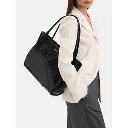 MEXX Ročna torba CEO-MEXX-L-002-10 Črna