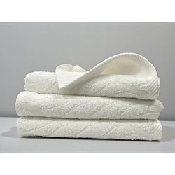 Peskir 70×140 cm – 100% Pamuk sa Žakard Motivom od Indijskog Pamuka White