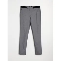 Sinsay - Chino pantalone slim fit sa dodatkom viskoze - svetlo siva