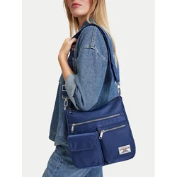 Ročna torba Guess Jeans CWBEO-GUESS-B-004-10 Mornarsko modra
