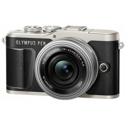 OLYMPUS fotoaparat E-PL9 + 14-42 EZ Black Traveler Kit (V205092BE000TK), črn