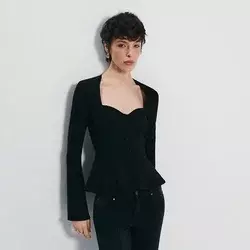 Bluza sa izrezom u obliku srca