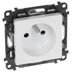 shumee ENOJNA VTIČNICA LE-753180 Valena Life 230 V 16 A LEGRAND