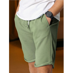 Sinsay - Slim fit šorts - svetlo zelena