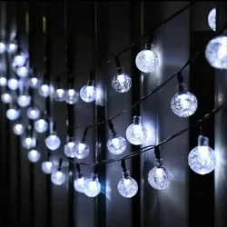 Svetleće bele kuglice solarni niz