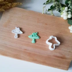 KREATIVNI SLATKIŠI Modla za kolače i ukrase Puž na pečurki, 6 cm, Bela