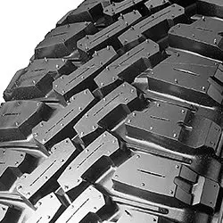 Nankang FT-9 M/T ( 215/60 R17C 109/107Q , POR )