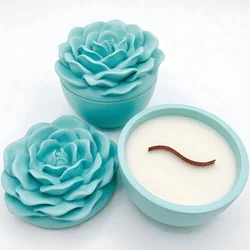 Sveča Maxi Azurni cvet - Turquoise / Vanilija KP40066