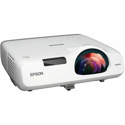 Epson PowerLite 520 3LCD Short Throw projektor