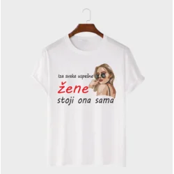 MAFIMI Ženska majica Iza svake uspešne žene stoji ona sama, Bela