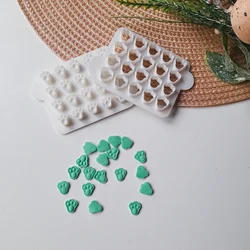 KREATIVNI SLATKIŠI Modla za kolače i ukrase Zečije šapice, 2 cm, Bela
